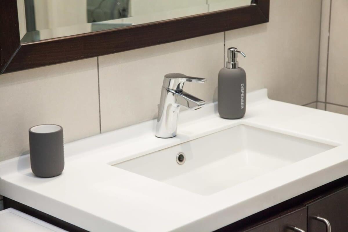 Elegant Urban Escape 1 Bd Apt In Kolonaki Lejlighed Athen Eksteriør billede