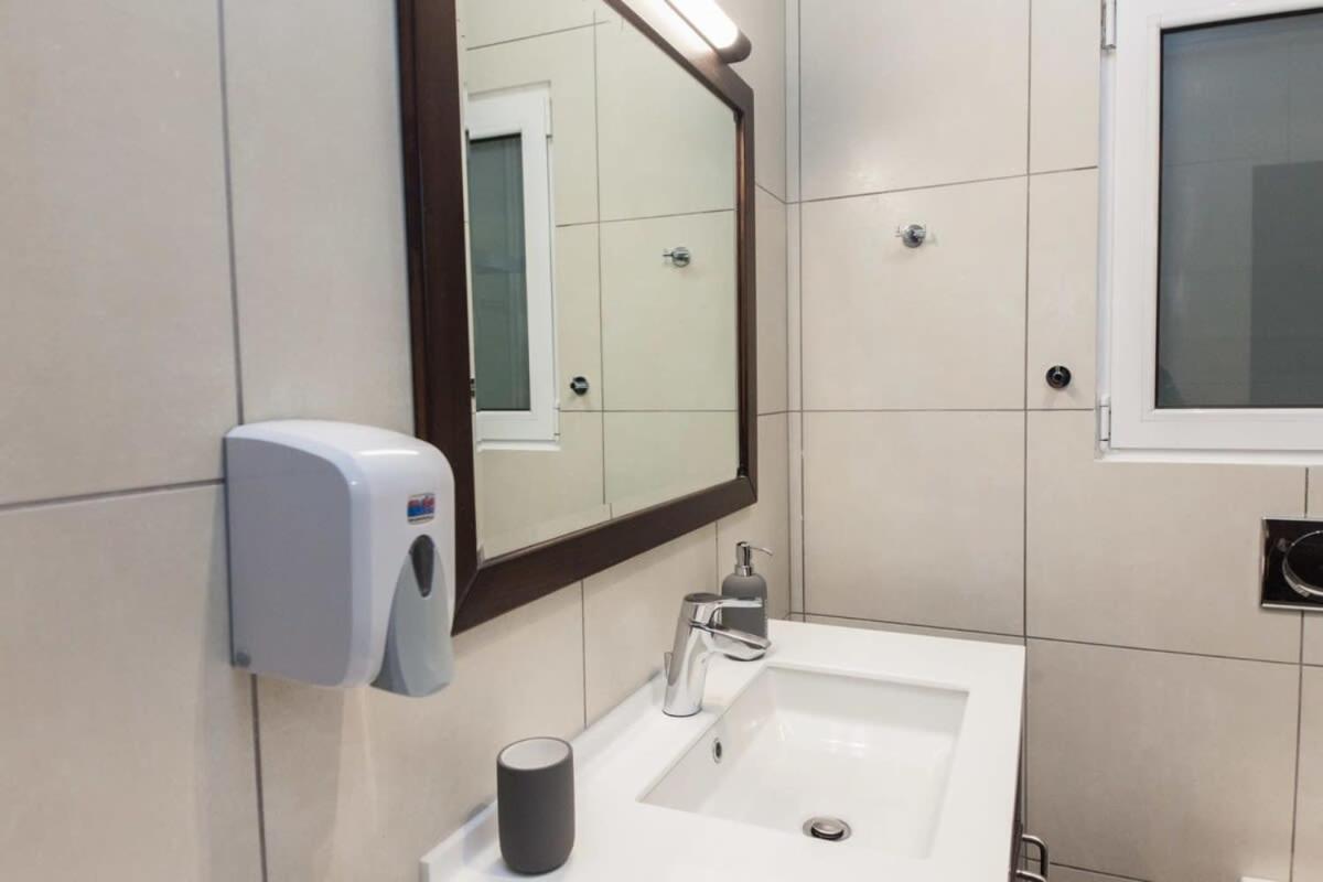 Elegant Urban Escape 1 Bd Apt In Kolonaki Lejlighed Athen Eksteriør billede